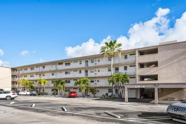 $2,000 | 2601 Northeast 3rd Street, Unit 3040, Boynton Beach, FL 33435