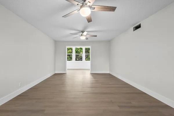 $2,000 | 2601 Northeast 3rd Street, Unit 3040, Boynton Beach, FL 33435