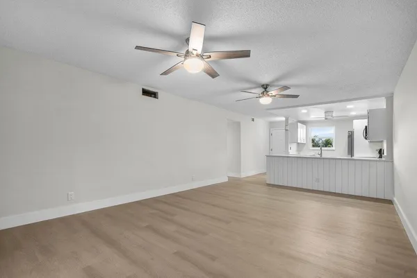 $2,000 | 2601 Northeast 3rd Street, Unit 3040, Boynton Beach, FL 33435