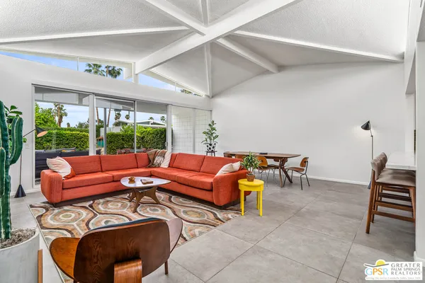 $950,000 | 344 East Avenida Granada, Palm Springs, CA 92264