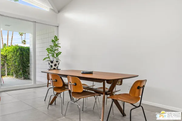 $950,000 | 344 East Avenida Granada, Palm Springs, CA 92264
