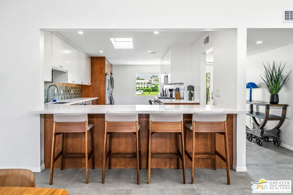 $950,000 | 344 East Avenida Granada, Palm Springs, CA 92264