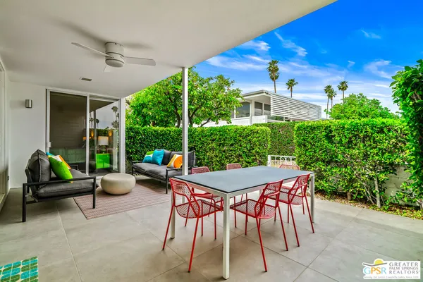 $950,000 | 344 East Avenida Granada, Palm Springs, CA 92264