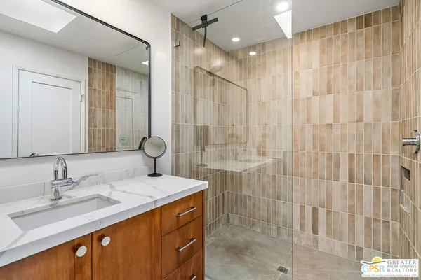 $950,000 | 344 East Avenida Granada, Palm Springs, CA 92264