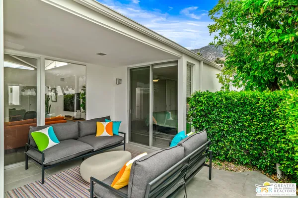 $950,000 | 344 East Avenida Granada, Palm Springs, CA 92264