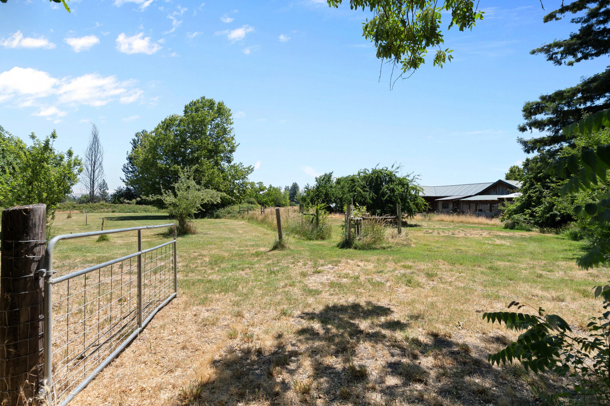 2958 Freeland Road Central Point, OR 97502 - Photo 34 of 84 2958 freeland rd, central point-05