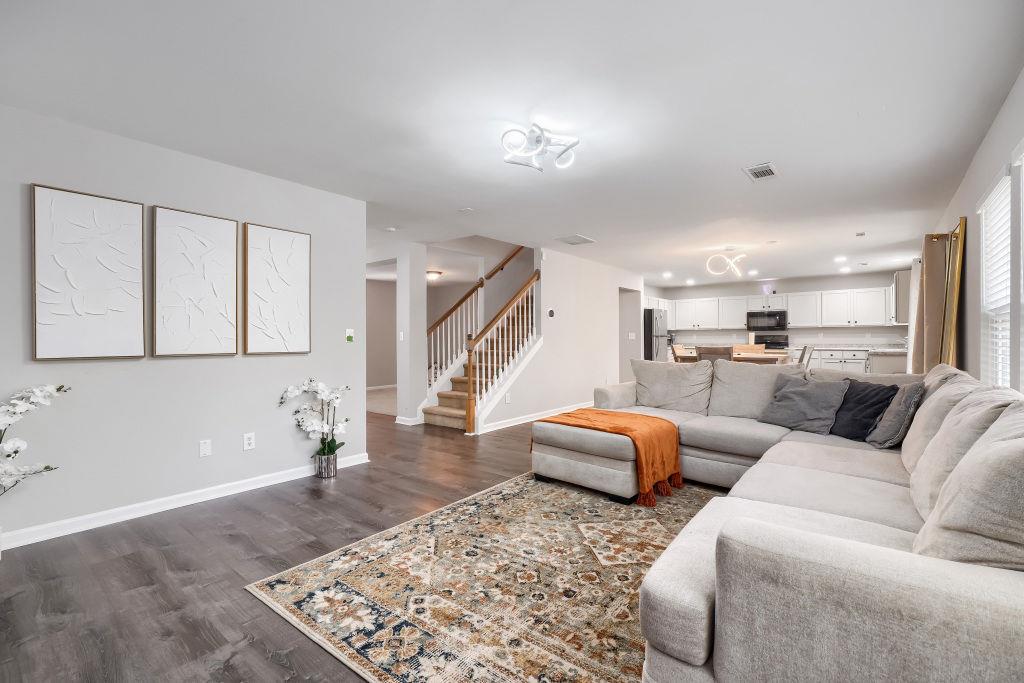 7583 Waverly Loop Fairburn, GA 30213 - Photo 4 of 37