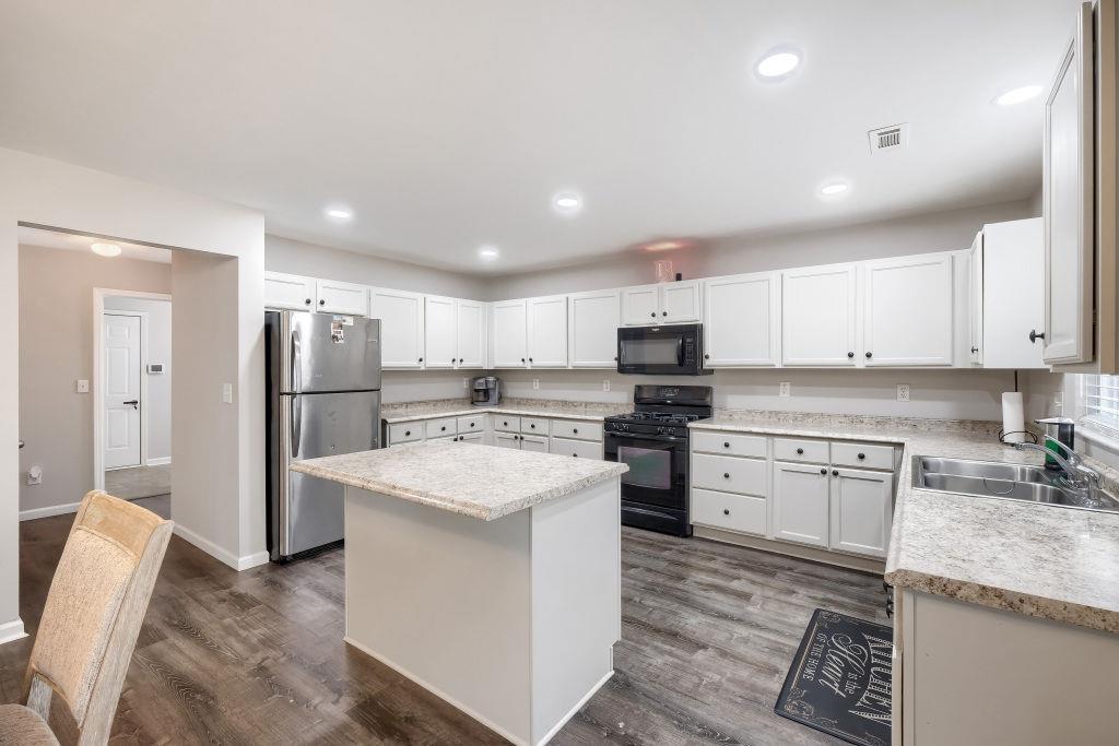 7583 Waverly Loop Fairburn, GA 30213 - Photo 8 of 37