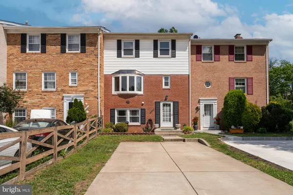 $579,000 | 4159 Novar Drive, Chantilly, VA 20151
