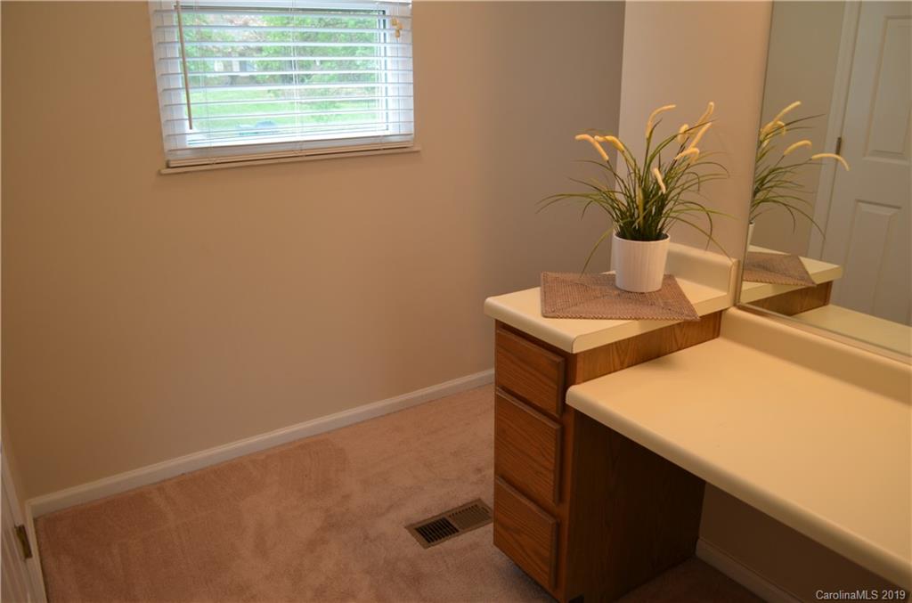 6715 Morganford Road Charlotte, NC 28211 - Photo 28 of 37