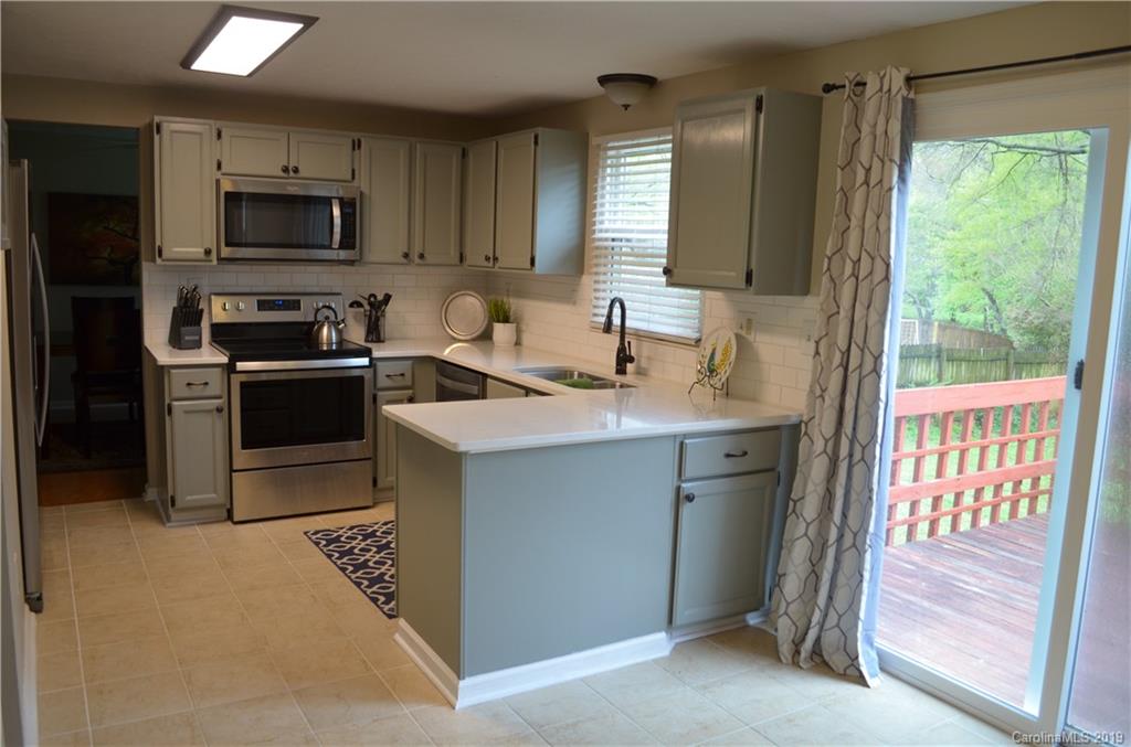 6715 Morganford Road Charlotte, NC 28211 - Photo 7 of 37
