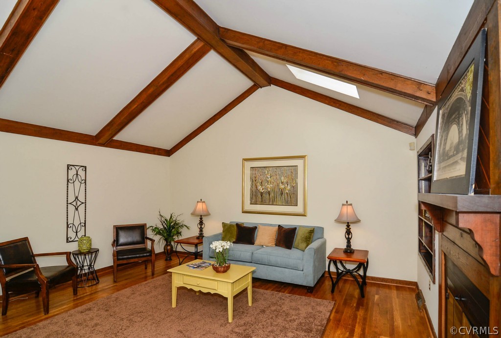 13200 Queensgate Road Midlothian, VA 23114 - Photo 12 of 24 a living room with furniture and a flat screen tv