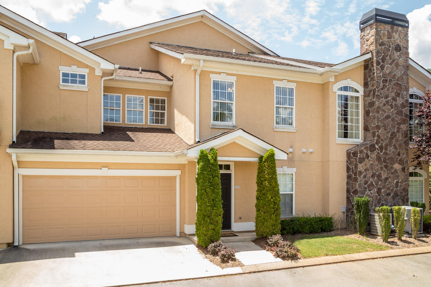 307 Renaissance Court Chattanooga, TN 37419 - Photo 2 of 47 307_Renaissance_Ct_01