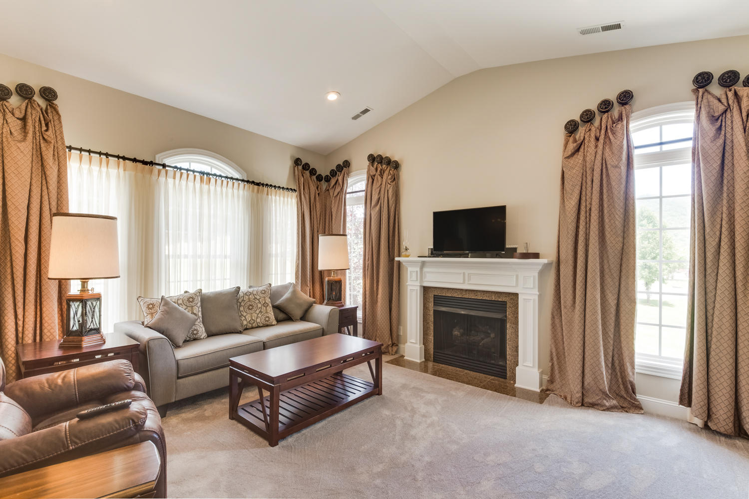 307 Renaissance Court Chattanooga, TN 37419 - Photo 4 of 47 307_Renaissance_Ct_16
