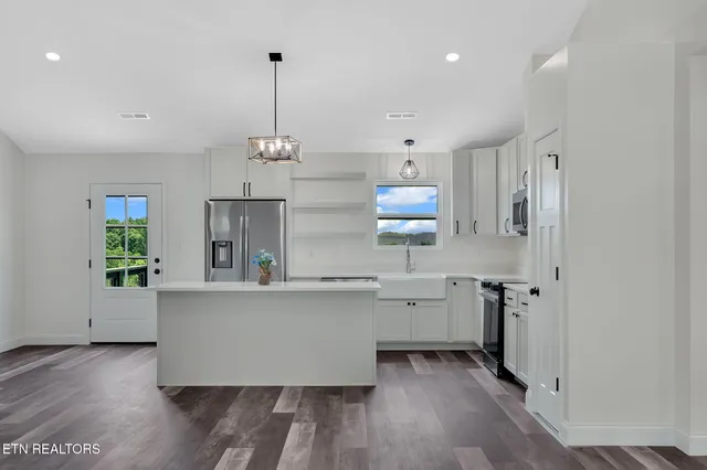 $384,900 | 143 Middle Glen Road, Maynardville, TN 37807