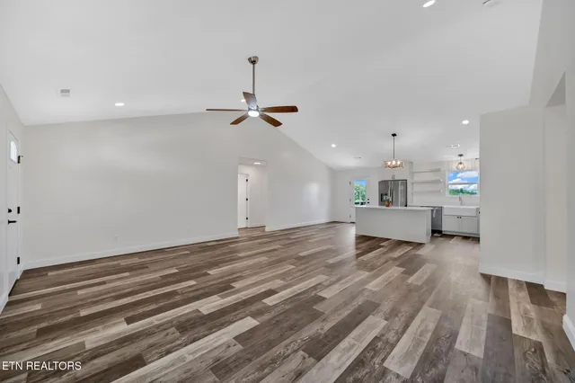 $384,900 | 143 Middle Glen Road, Maynardville, TN 37807