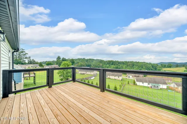 $384,900 | 143 Middle Glen Road, Maynardville, TN 37807