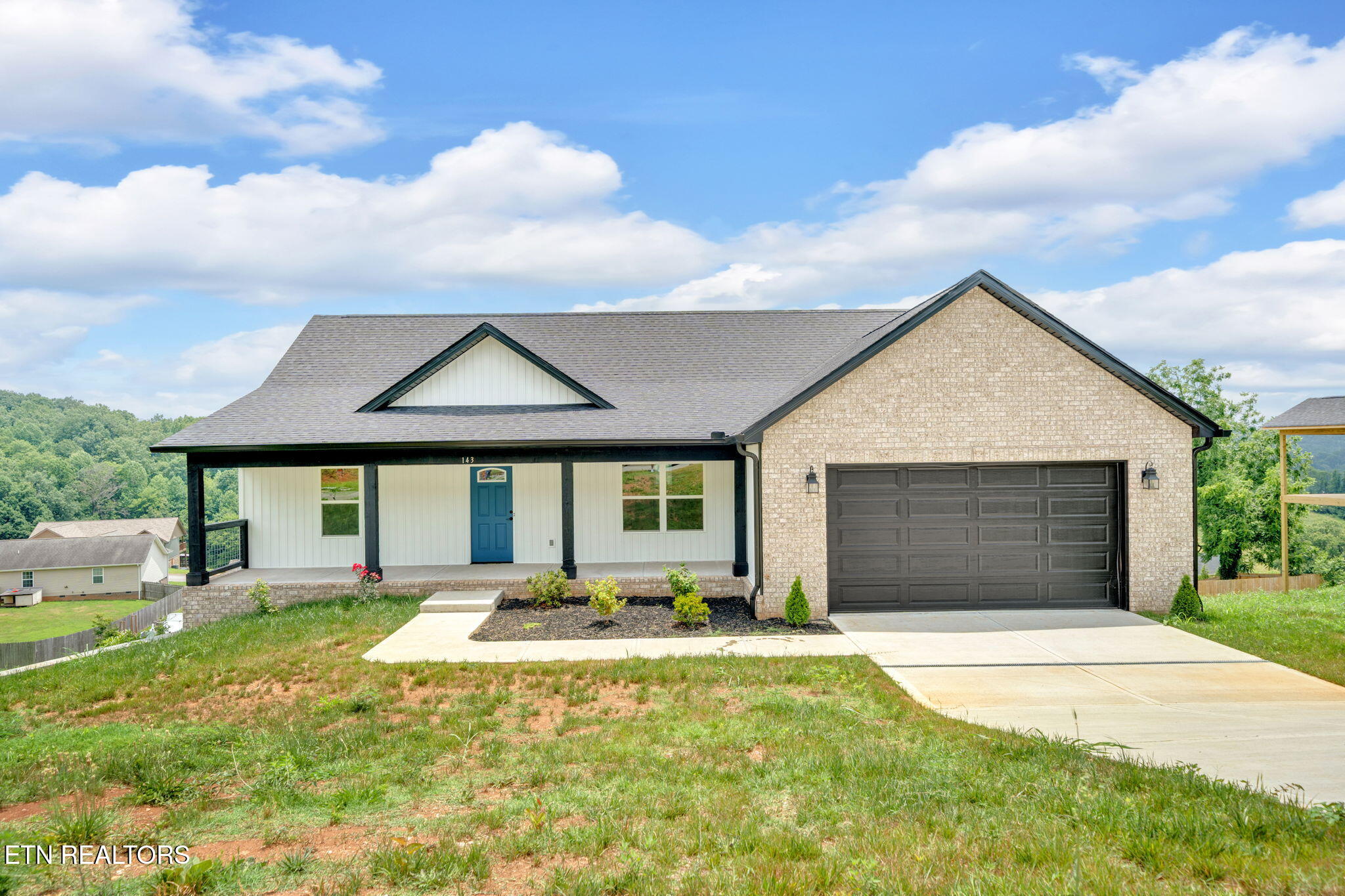 143 Middle Glen Road Maynardville, TN 37807 - Photo 2 of 47 Front Center