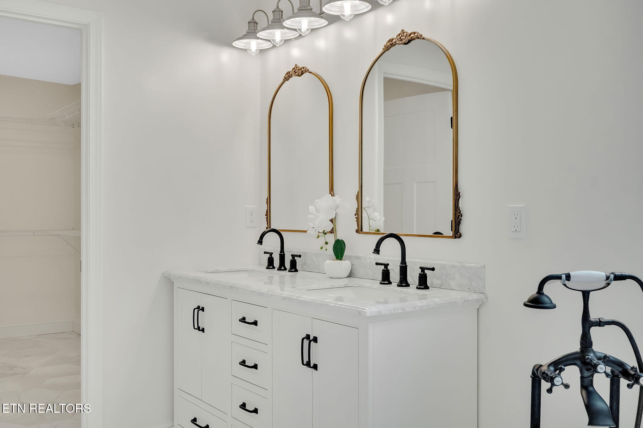 143 Middle Glen Road Maynardville, TN 37807 - Photo 24 of 47 Master Bath 2