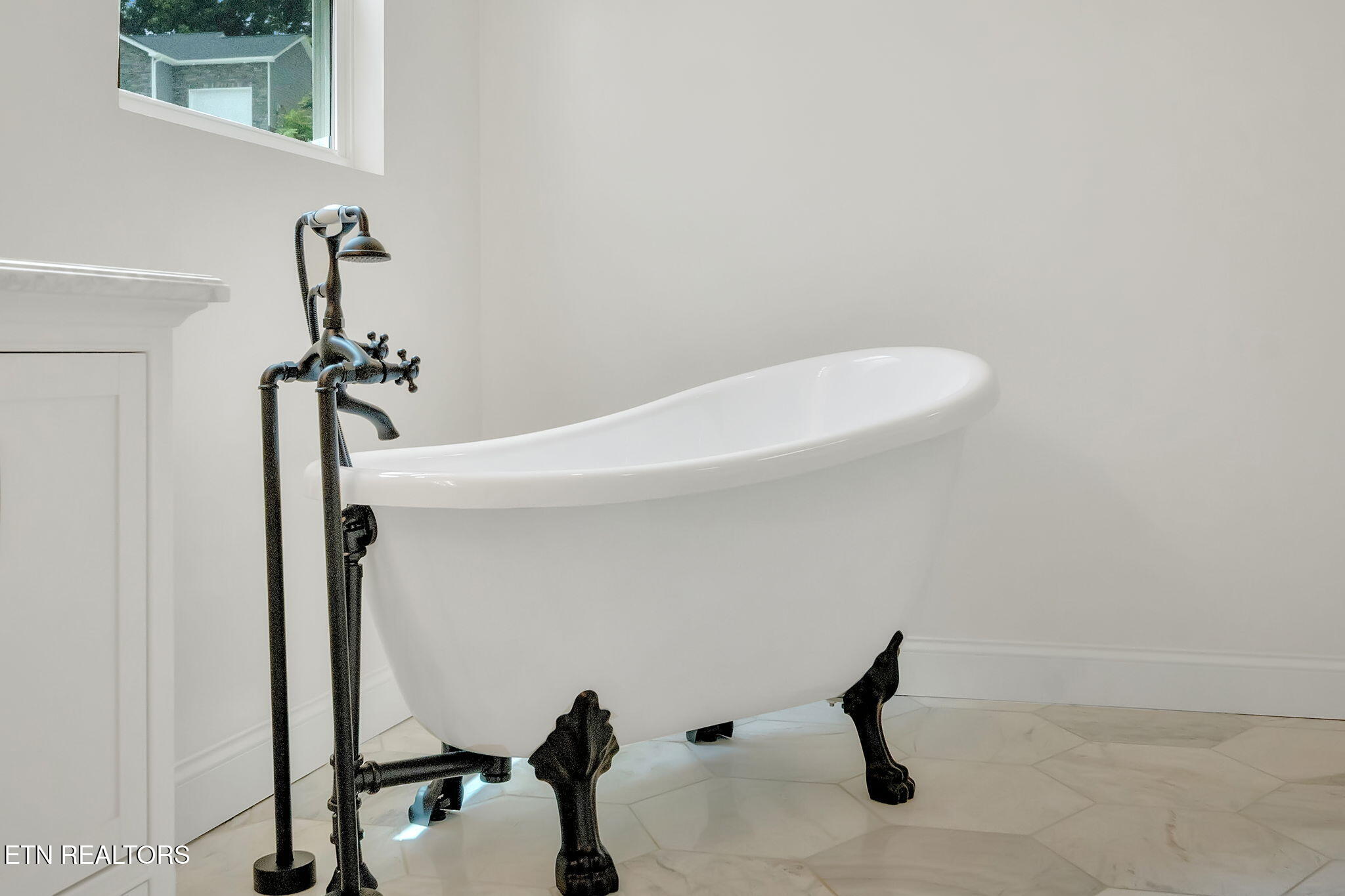 143 Middle Glen Road Maynardville, TN 37807 - Photo 27 of 47 Soaker Tub