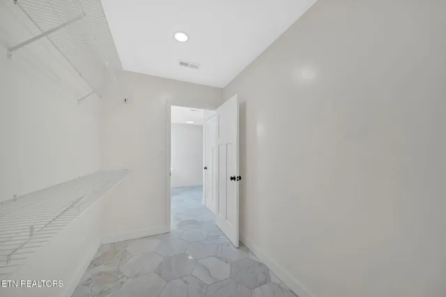 $384,900 | 143 Middle Glen Road, Maynardville, TN 37807