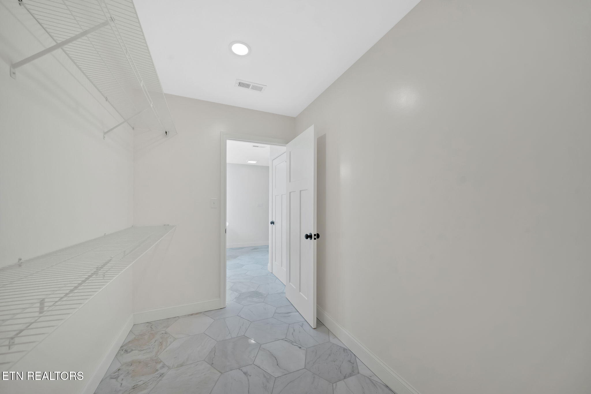 143 Middle Glen Road Maynardville, TN 37807 - Photo 29 of 47 Master Walk-in Closet