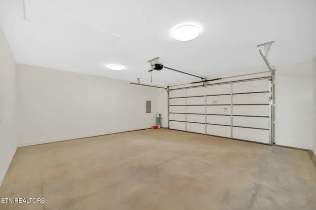 $384,900 | 143 Middle Glen Road, Maynardville, TN 37807