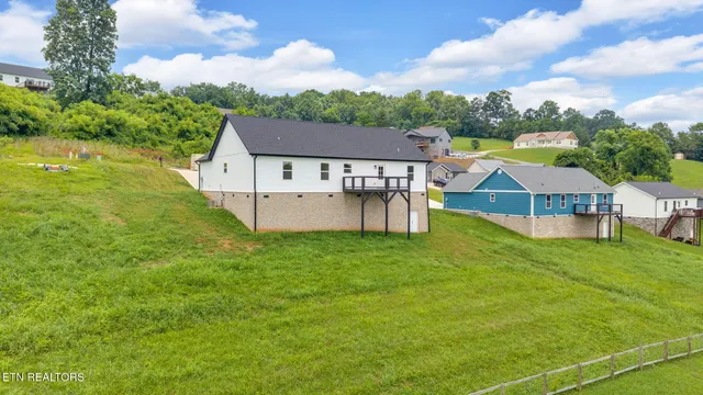 $384,900 | 143 Middle Glen Road, Maynardville, TN 37807