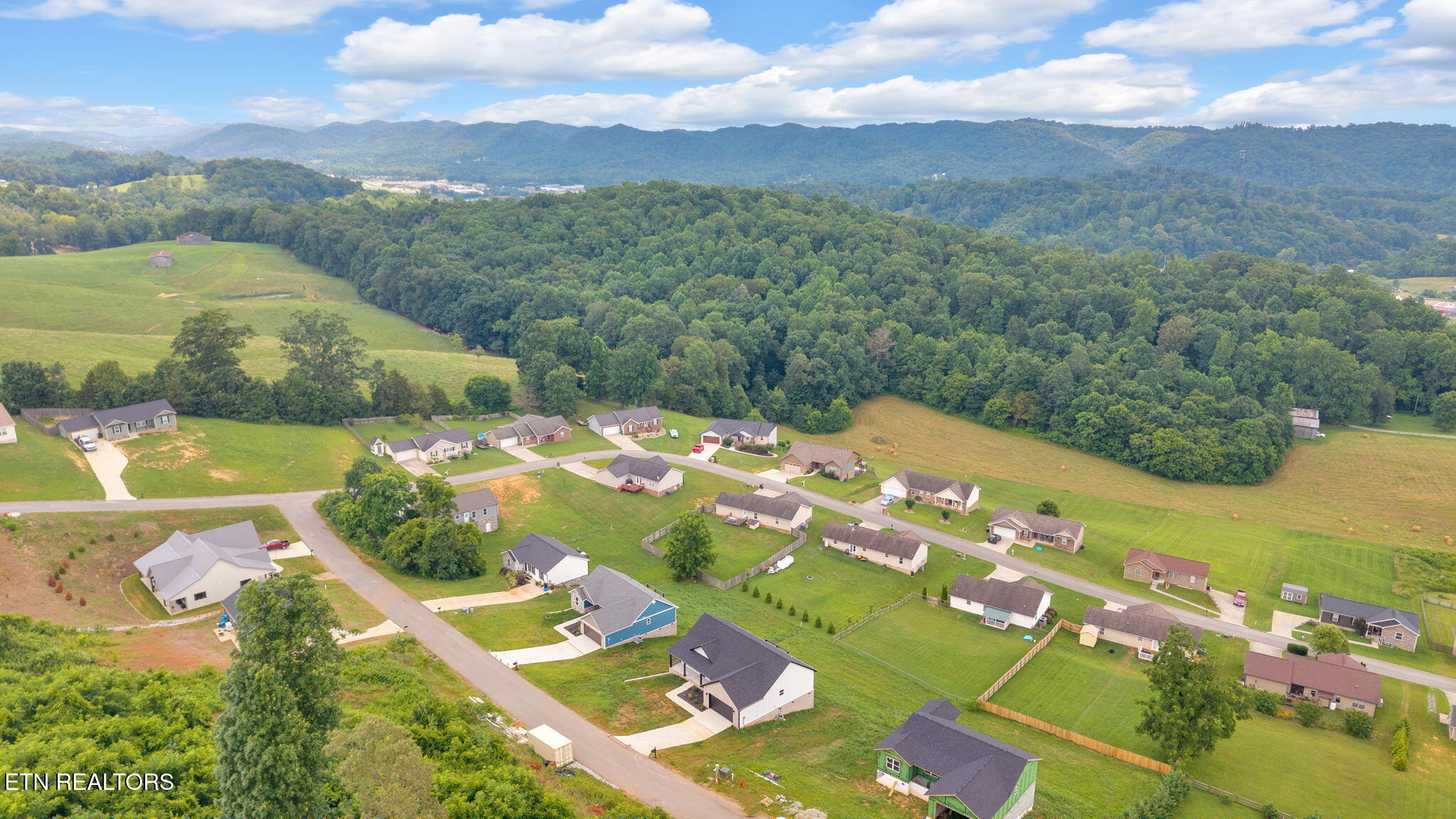 143 Middle Glen Road Maynardville, TN 37807 - Photo 45 of 47 Drone 4