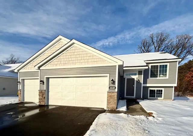 $359,900 | 6640 Granby Street, North Branch, MN 55056