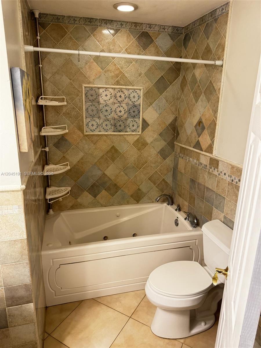 158 Southwest 96th Court, Unit B Miami, FL 33174 - Photo 6 of 7