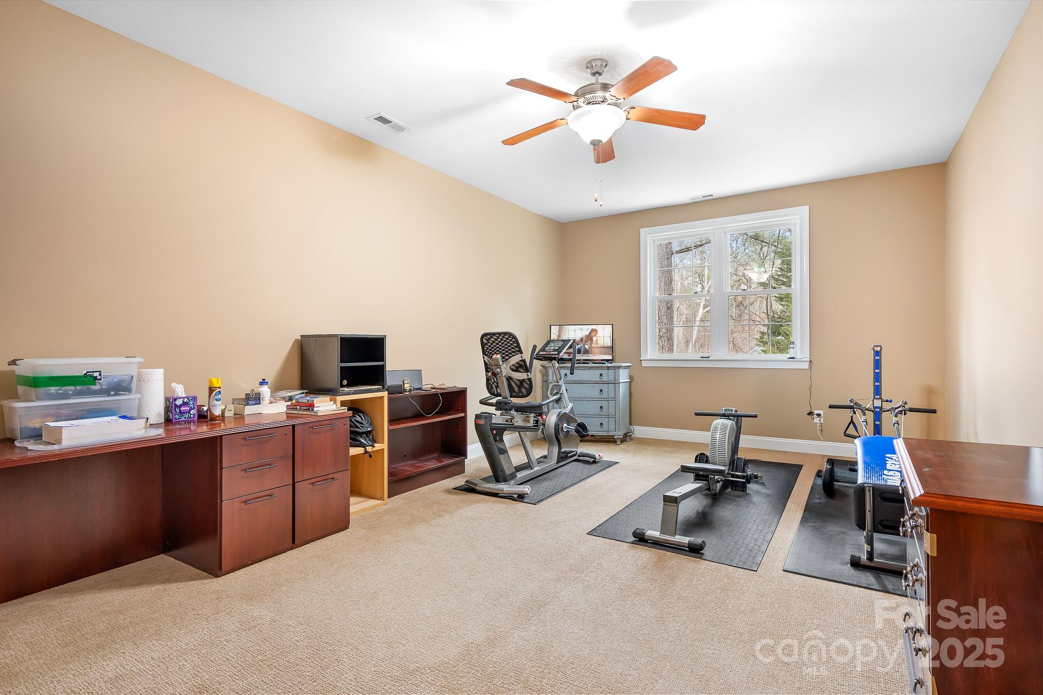 302 McCrary Road Mooresville, NC 28117 - Photo 23 of 34 a workspace with furniture