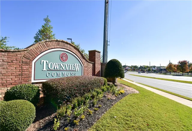 $2,350 | 158 Townview Drive, Woodstock, GA 30189