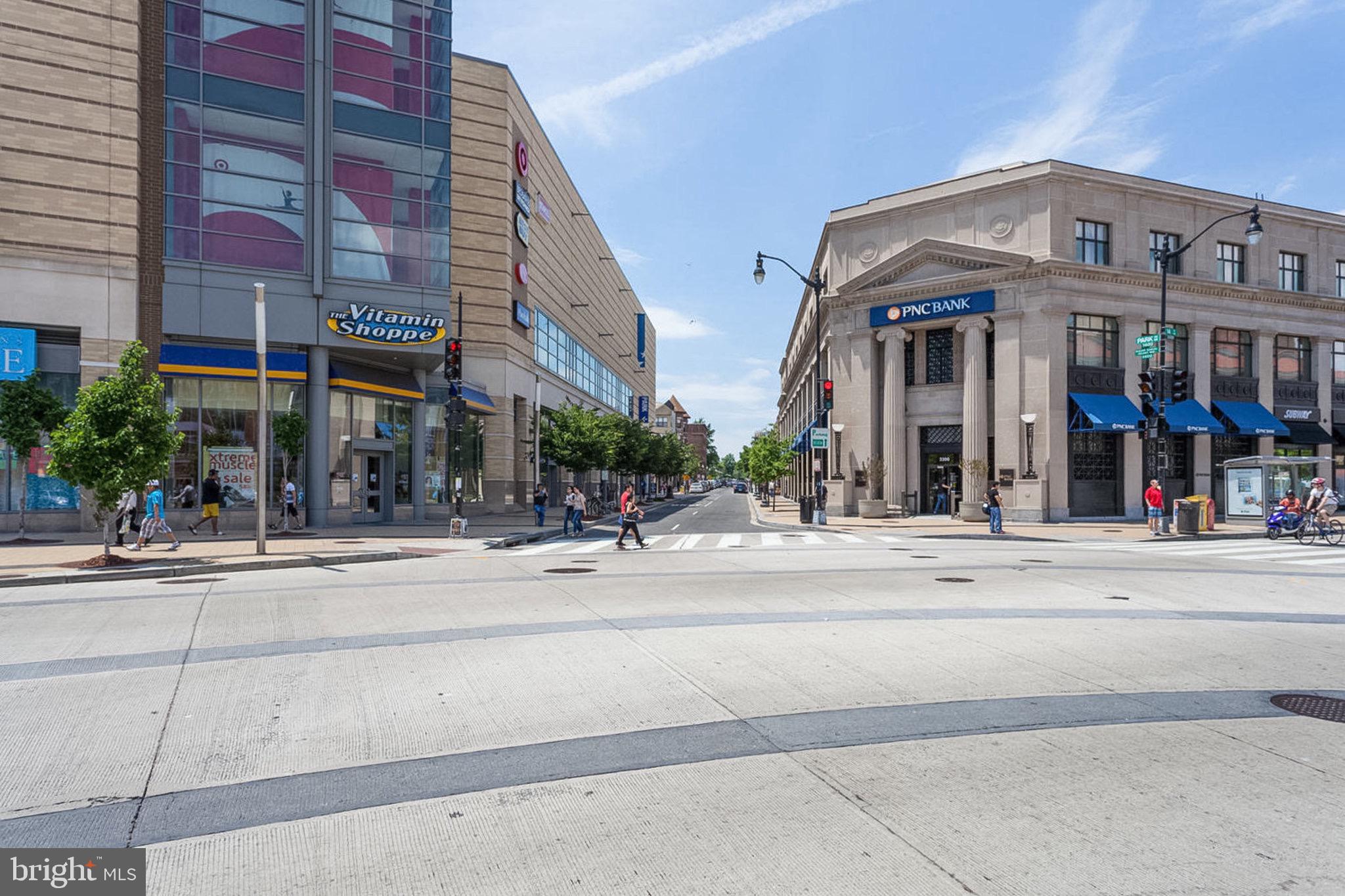 1438 Columbia Road Northwest, Unit 101 Washington, DC 20009 - Photo 33 of 39 a front view of school