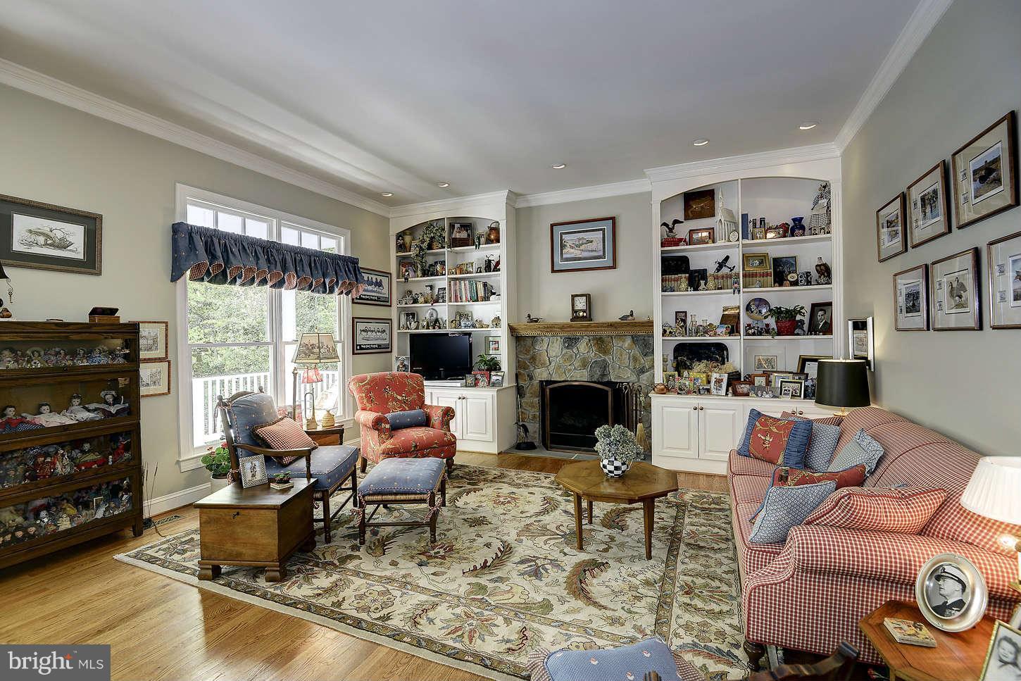 6009 Chapman Road Lorton, VA 22079 - Photo 10 of 30 Family Room