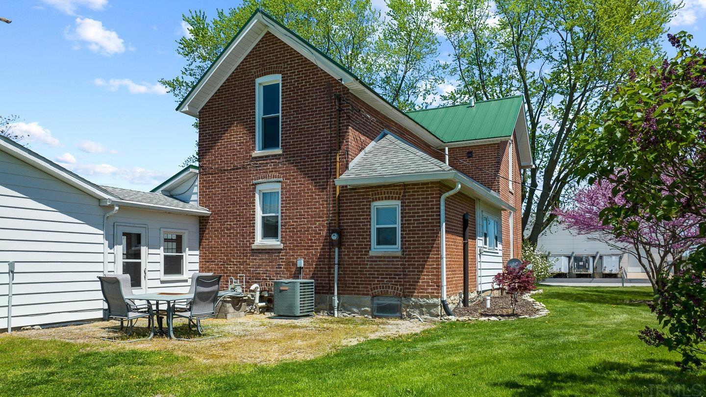14016 Zubrick Road Roanoke, IN 46783 - Photo 3 of 33