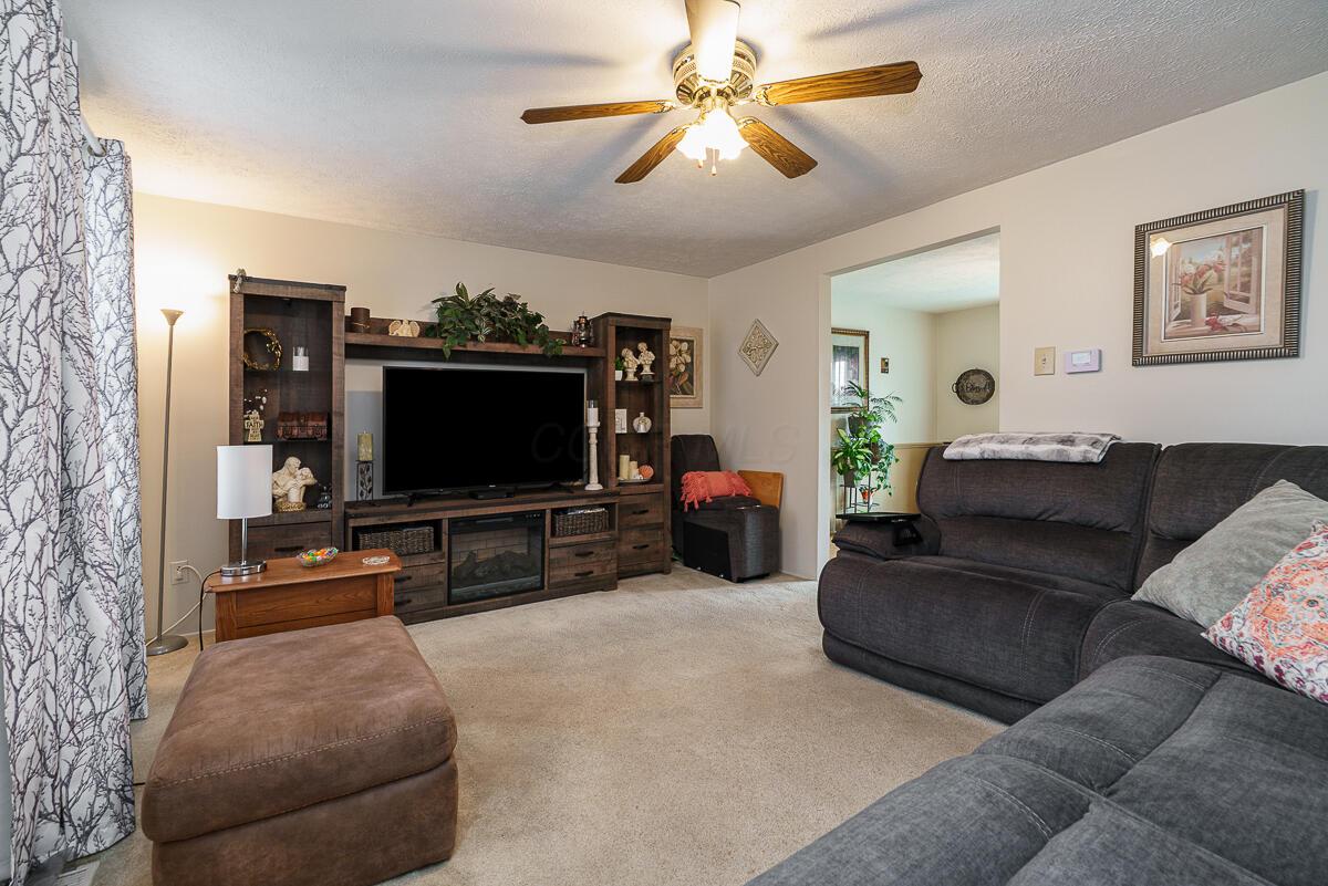 2908 Renfro Road Columbus, OH 43232 - Photo 2 of 32 2908_Renfro_Rd_13_of_35_