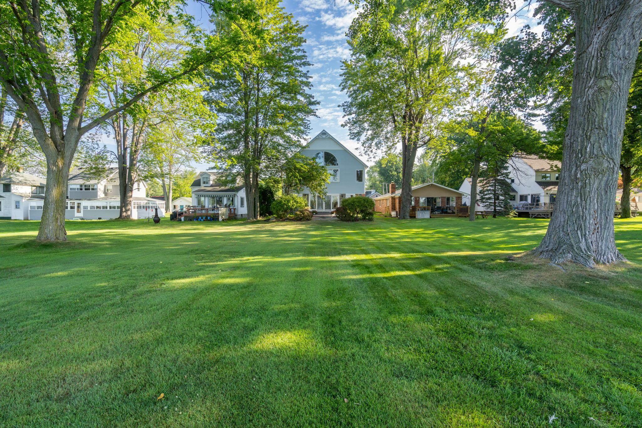4577 Pointe Tremble Road Algonac, MI 48001 - Photo 9 of 60 50084782-8.JPG