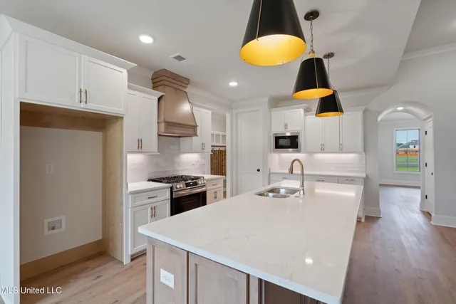 $549,900 | 4364 Brooke Drive, Nesbit, MS 38651