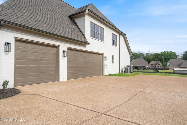 $549,900 | 4364 Brooke Drive, Nesbit, MS 38651