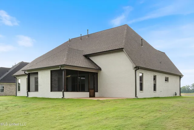 $549,900 | 4364 Brooke Drive, Nesbit, MS 38651