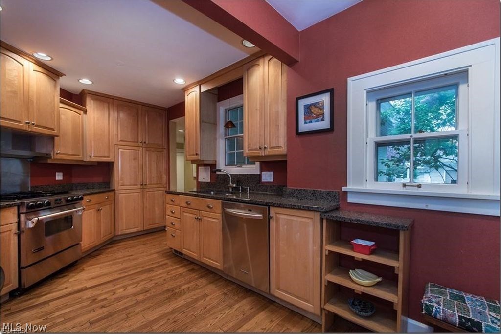 2894 Fontenay Road Cleveland, OH 44120 - Photo 9 of 34 Gallery Image 9