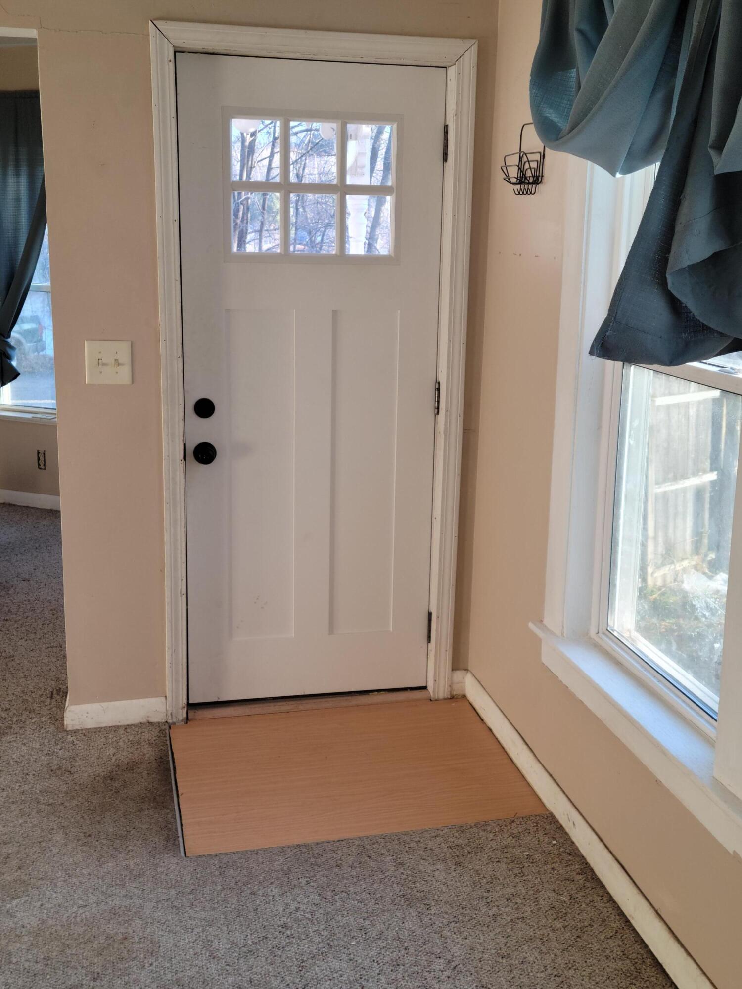 211 Riverside Drive Auburn, ME 04210 - Photo 5 of 38 20211207_081507