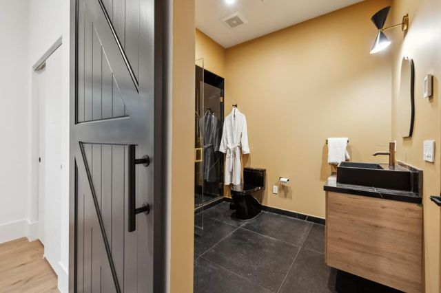 $4,998,888 | 2018 Sand Hill Road, Menlo Park, CA 94025