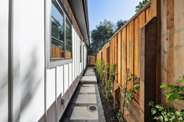 $4,998,888 | 2018 Sand Hill Road, Menlo Park, CA 94025