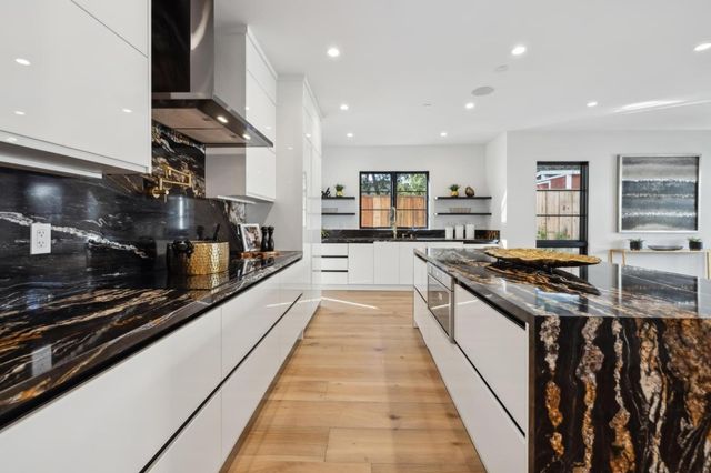 $4,998,888 | 2018 Sand Hill Road, Menlo Park, CA 94025