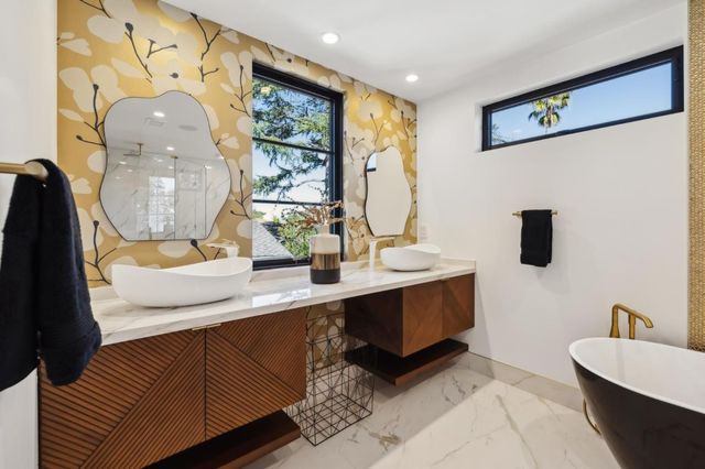 $4,998,888 | 2018 Sand Hill Road, Menlo Park, CA 94025