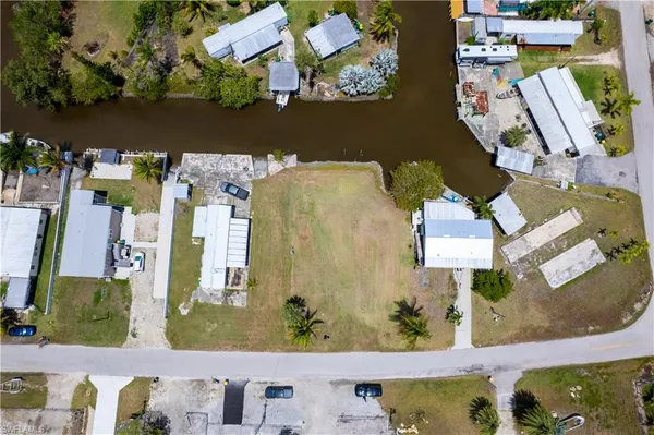 $179,900 | 88 East Flamingo Drive West, Everglades City, FL 34139