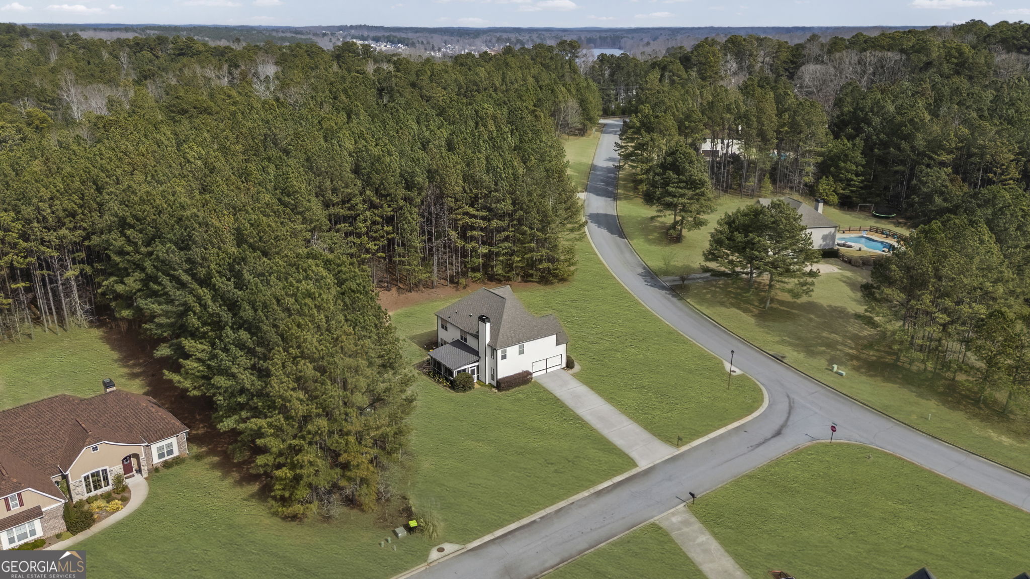 7 Harris Court Newnan, GA 30263 - Photo 59 of 64 a view of a city from a balcony