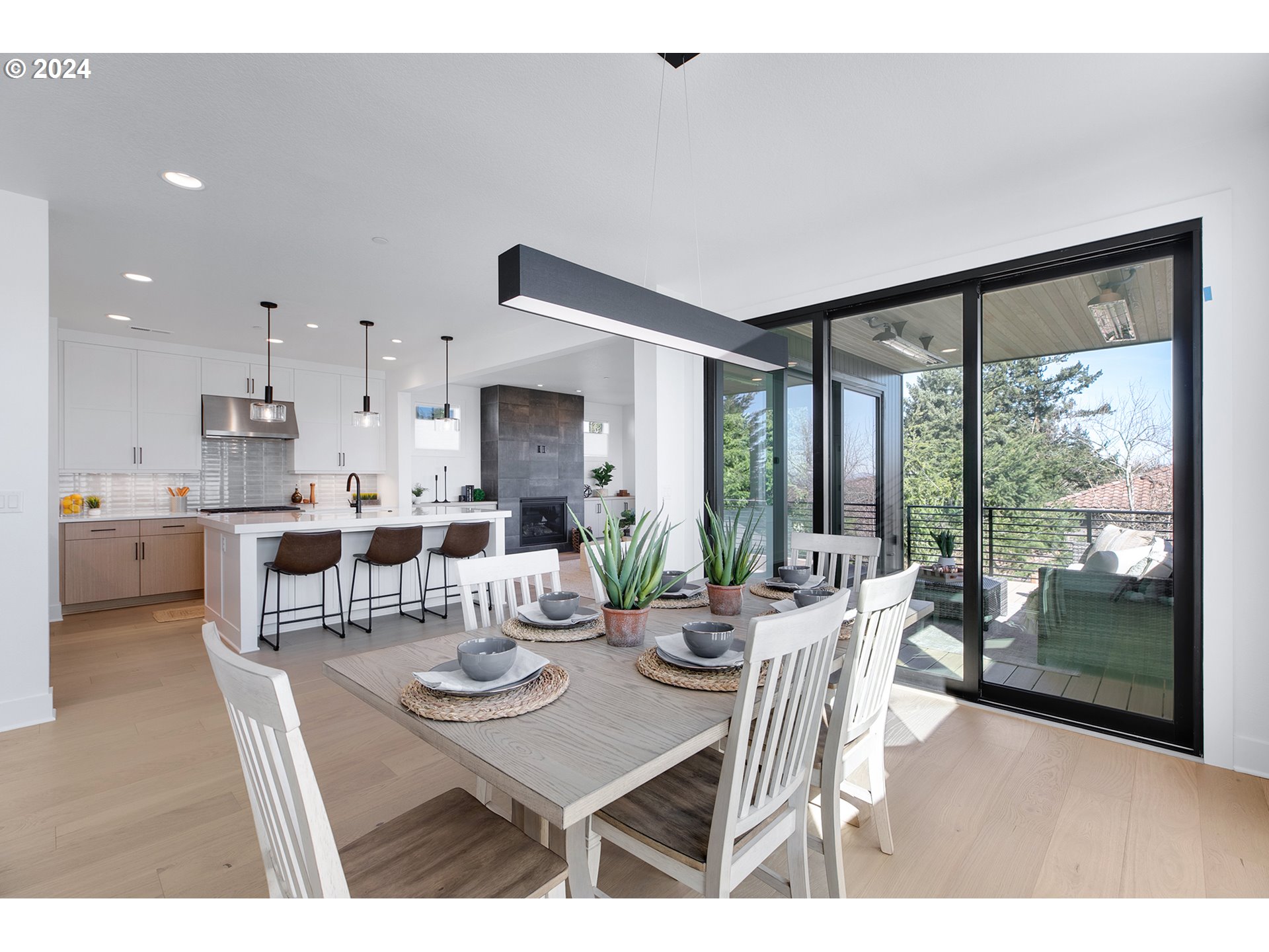 247 Southwest California Street Portland, OR 97219 - Photo 13 of 48 Gallery Image 13